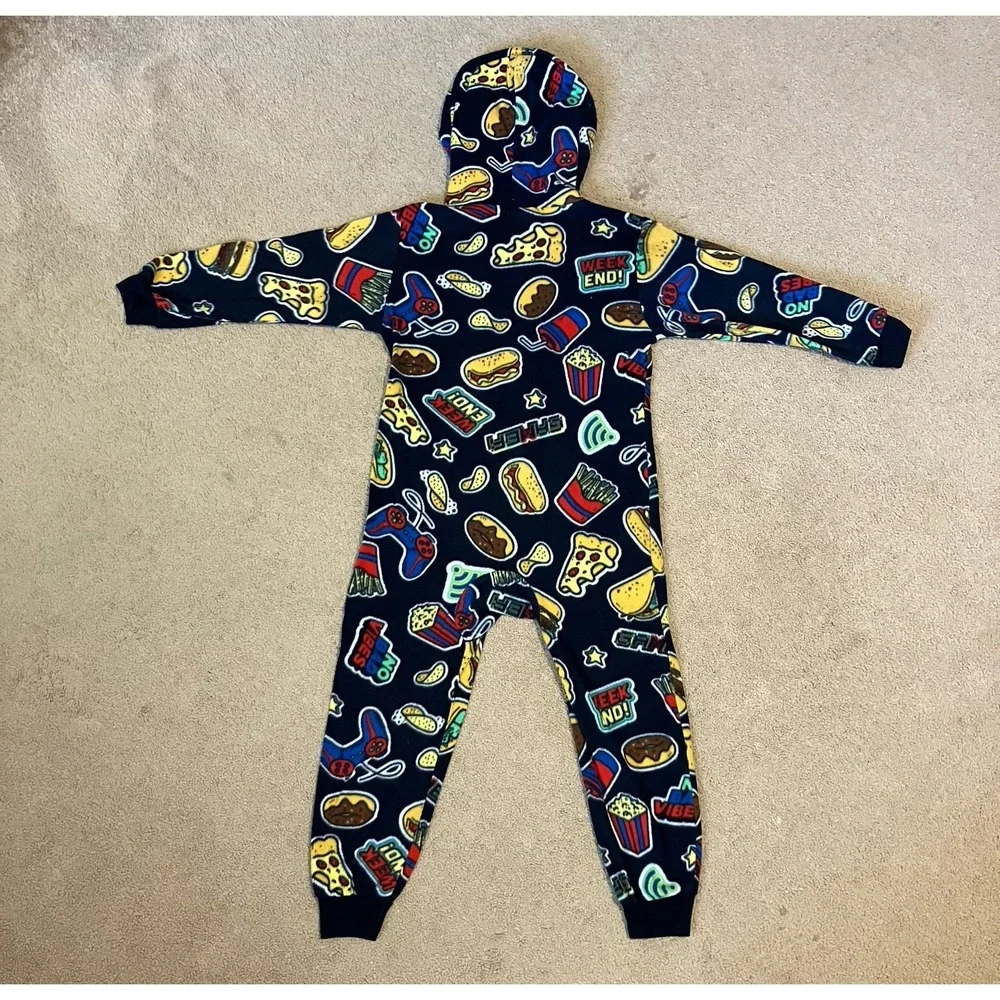 Children's Place Boys One-Piece Hooded Pajamas Sz 5/6 - Food & Gaming